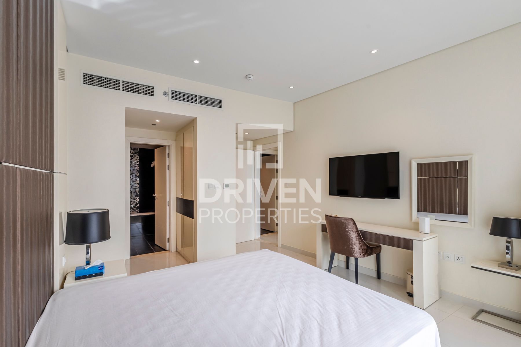 Vacant Well-maintained Fully Furnished