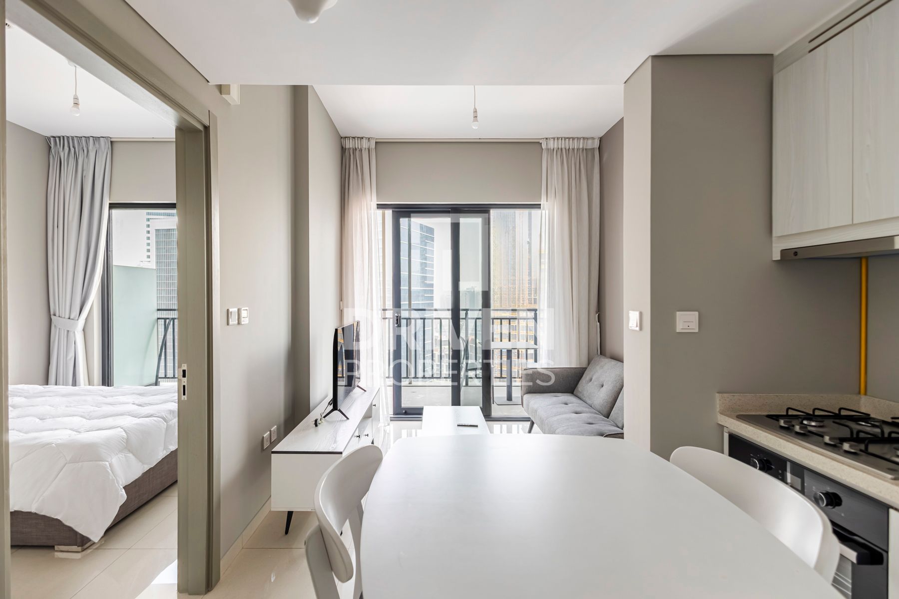 Amazing Canal View High Floor Close to Metro