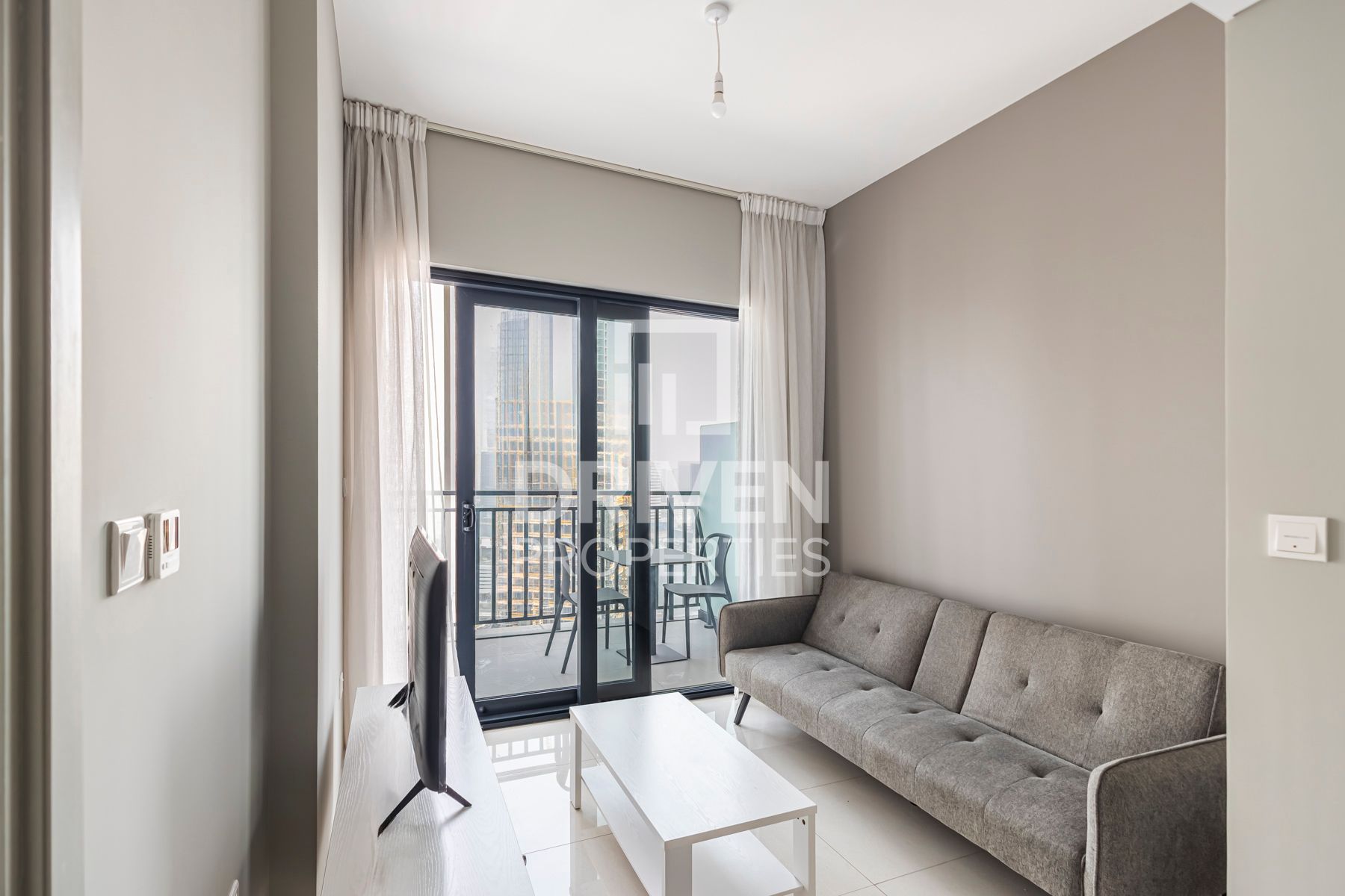 Amazing Canal View High Floor Close to Metro