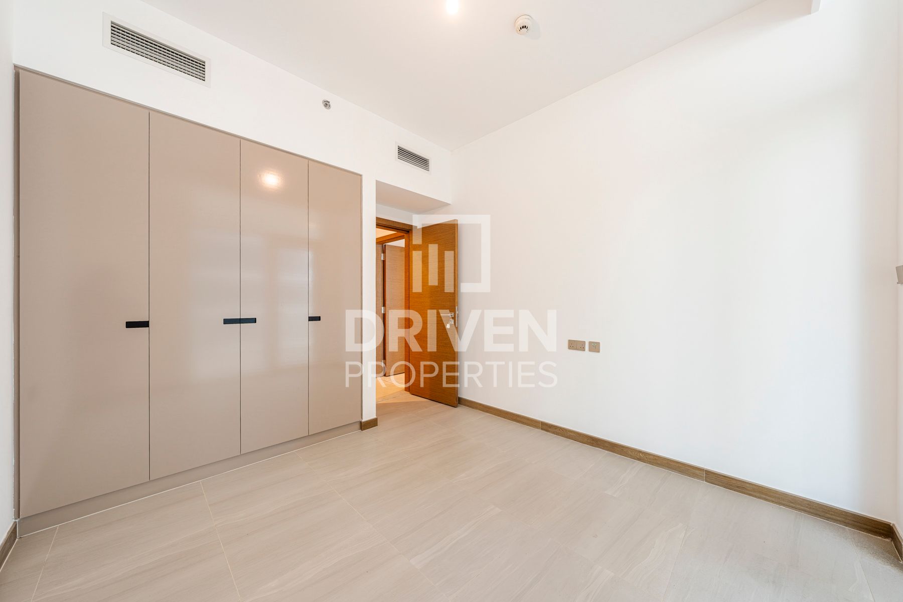 Brand New Vacant Canal View Missioni Brand