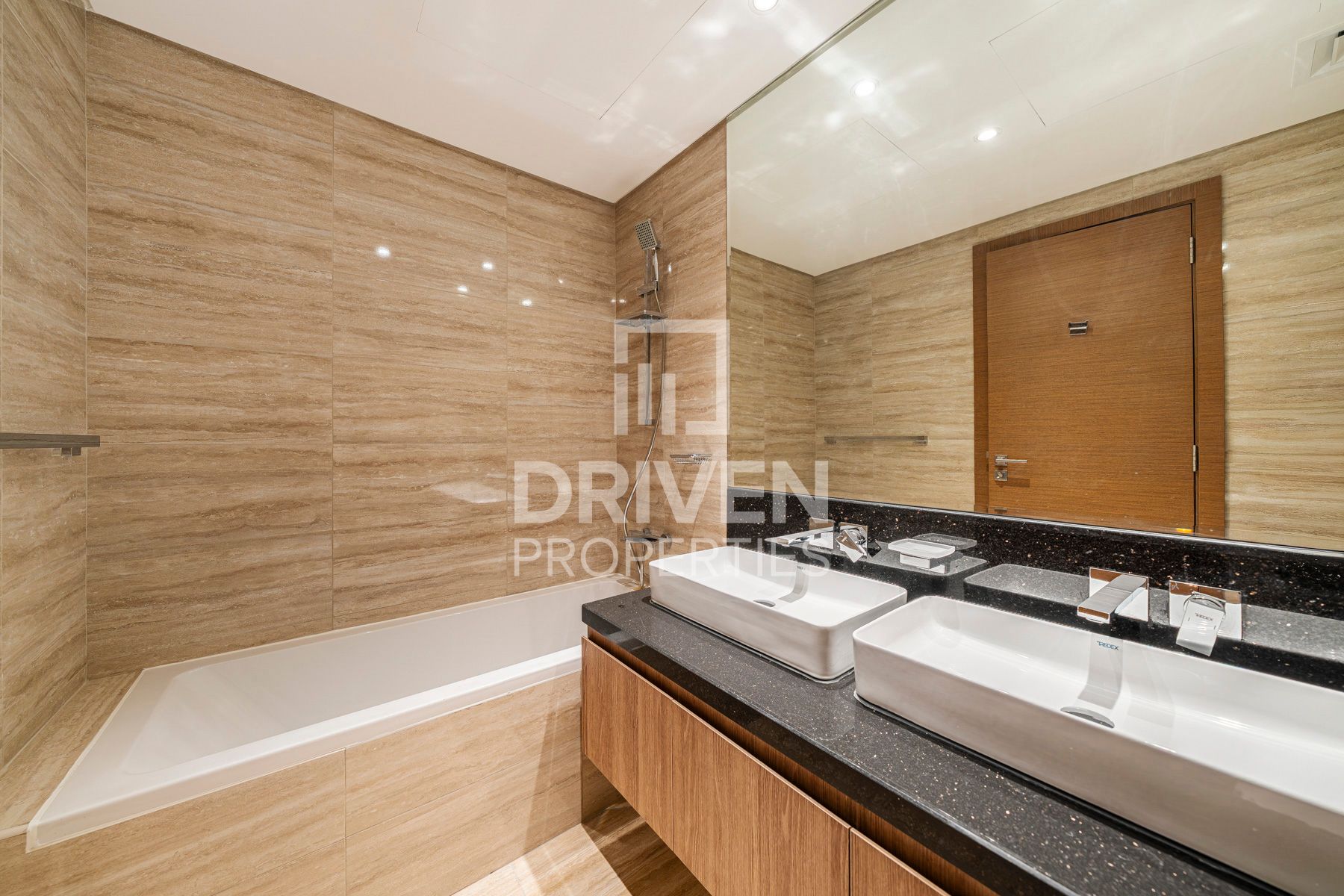 Brand New Vacant Canal View Missioni Brand