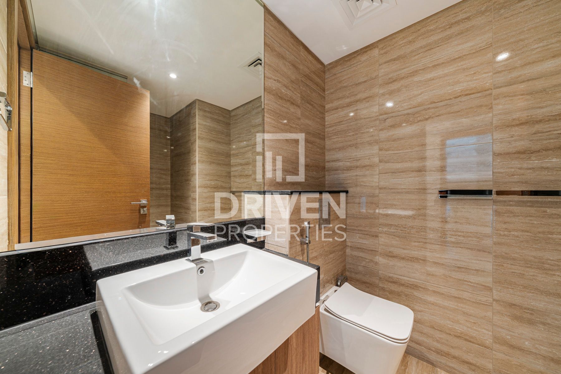 Brand New Vacant Canal View Missioni Brand