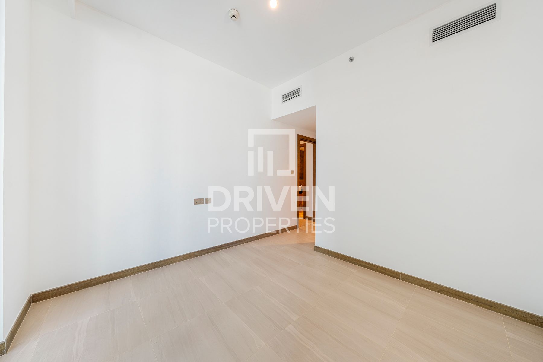 Brand New Vacant Canal View Missioni Brand