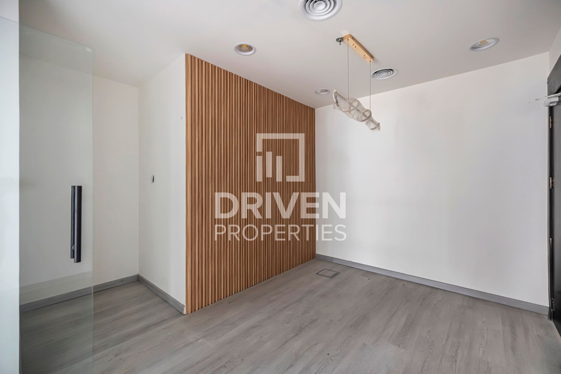 Vacant Desirable Fitted Office Prime Location