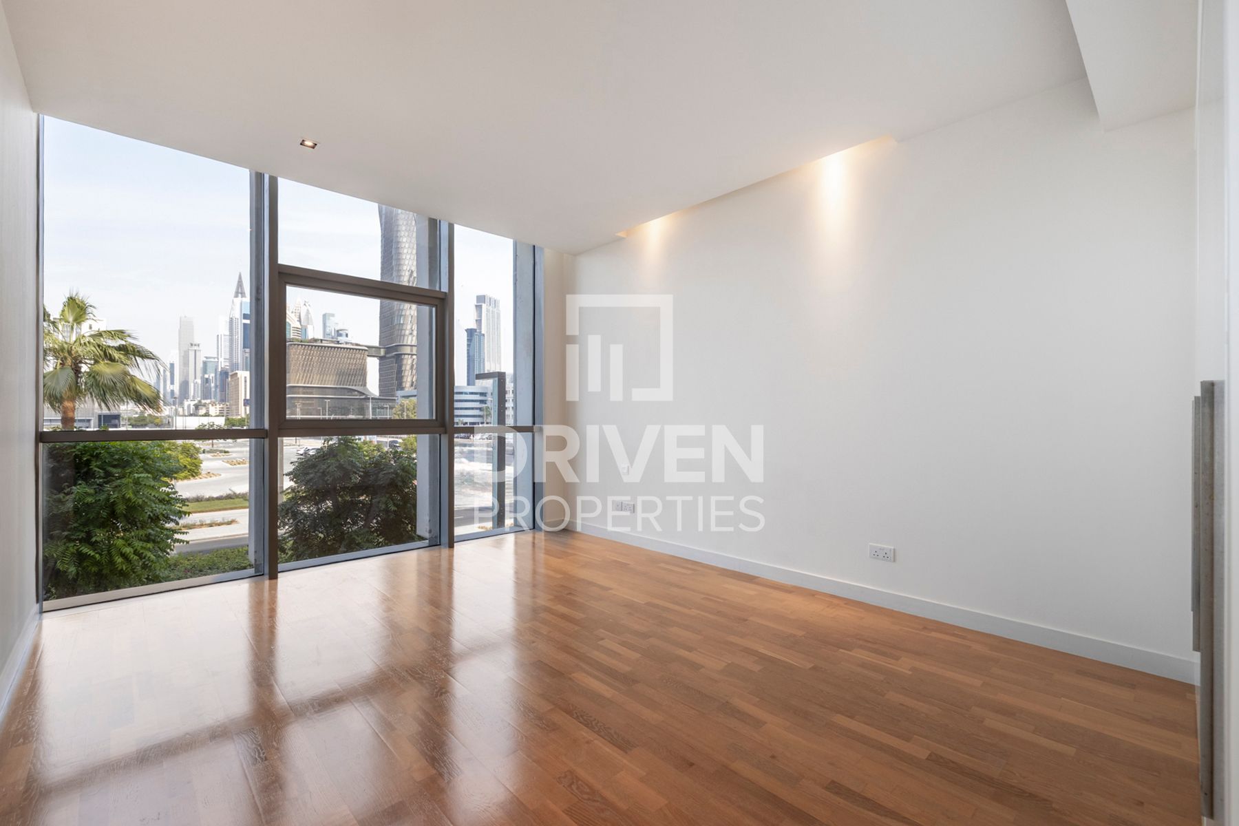 Coca-Cola Arena View Ready to move in Spacious