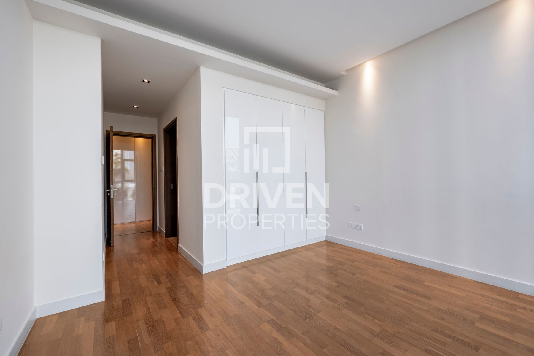 Coca-Cola Arena View Ready to move in Spacious