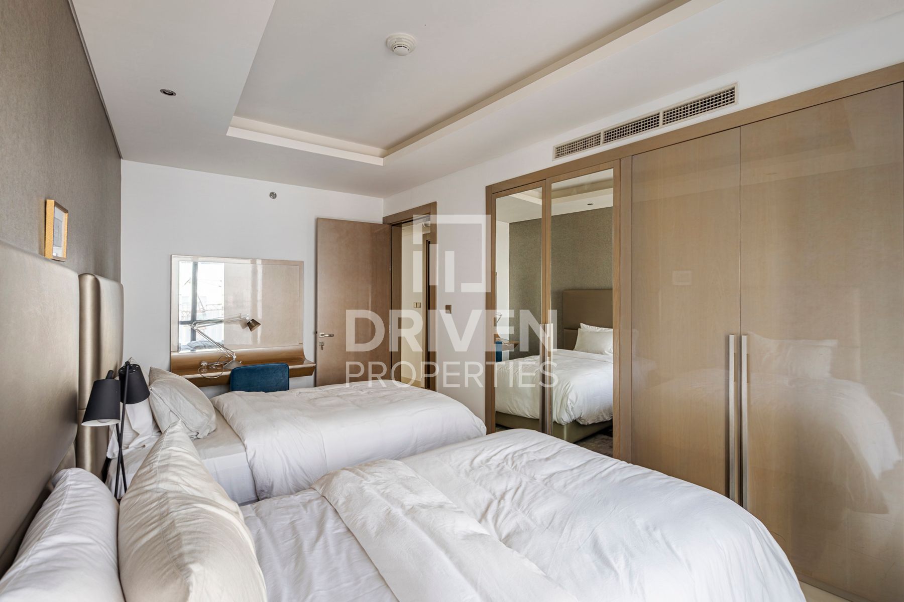 Elegant High Floor Apartment Ready to Move in