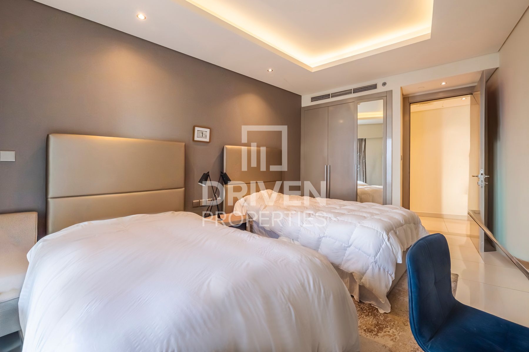 High Floor Burj Khalifa View Modern Furnished