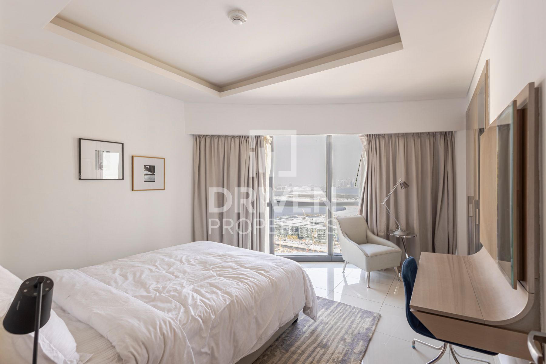 High Floor Expansive Layout Ready to Move in