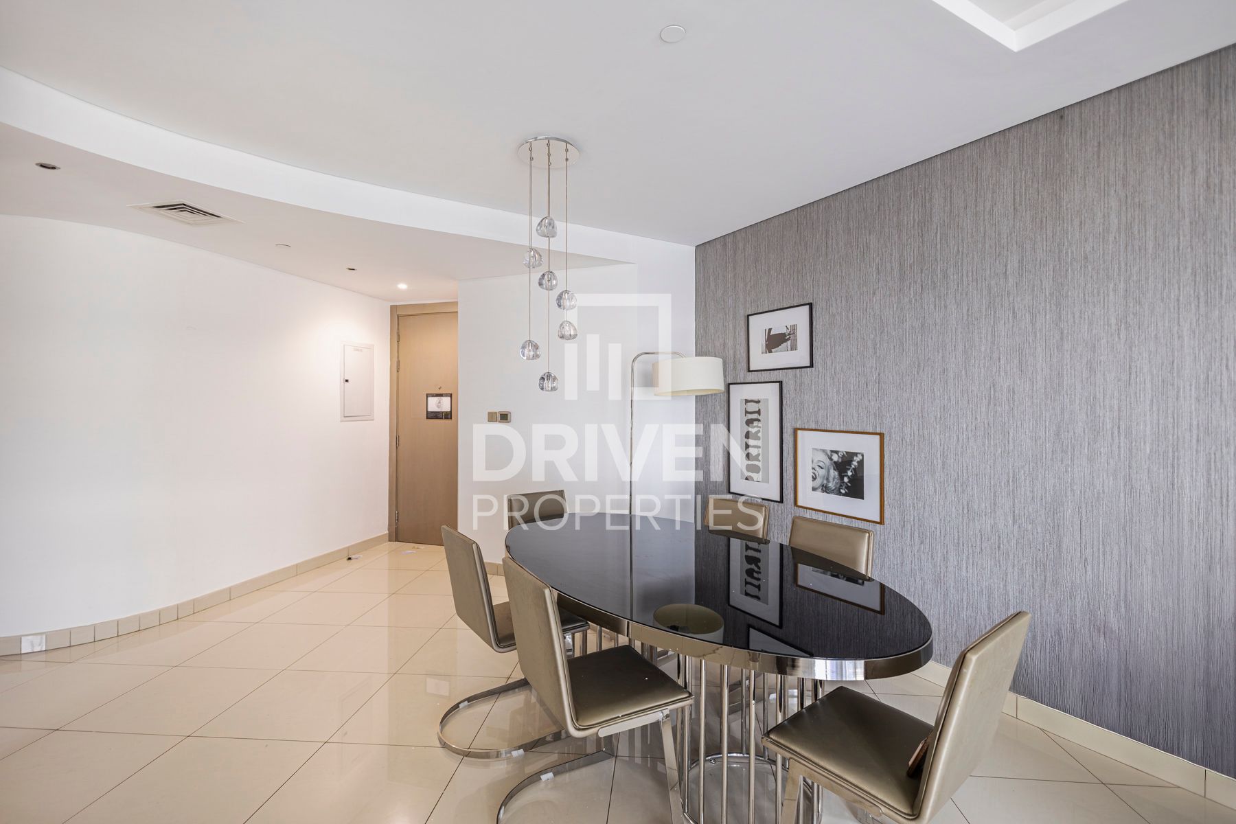 High Floor Expansive Layout Ready to Move in