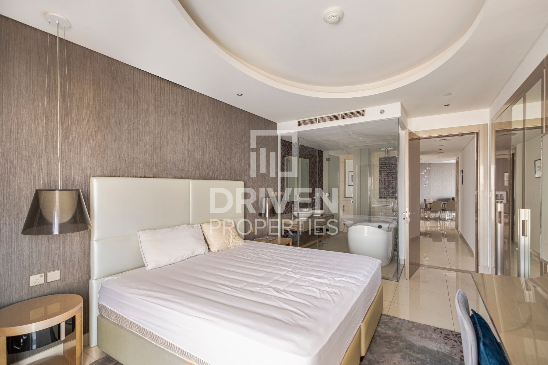 High Floor Expansive Layout Ready to Move in