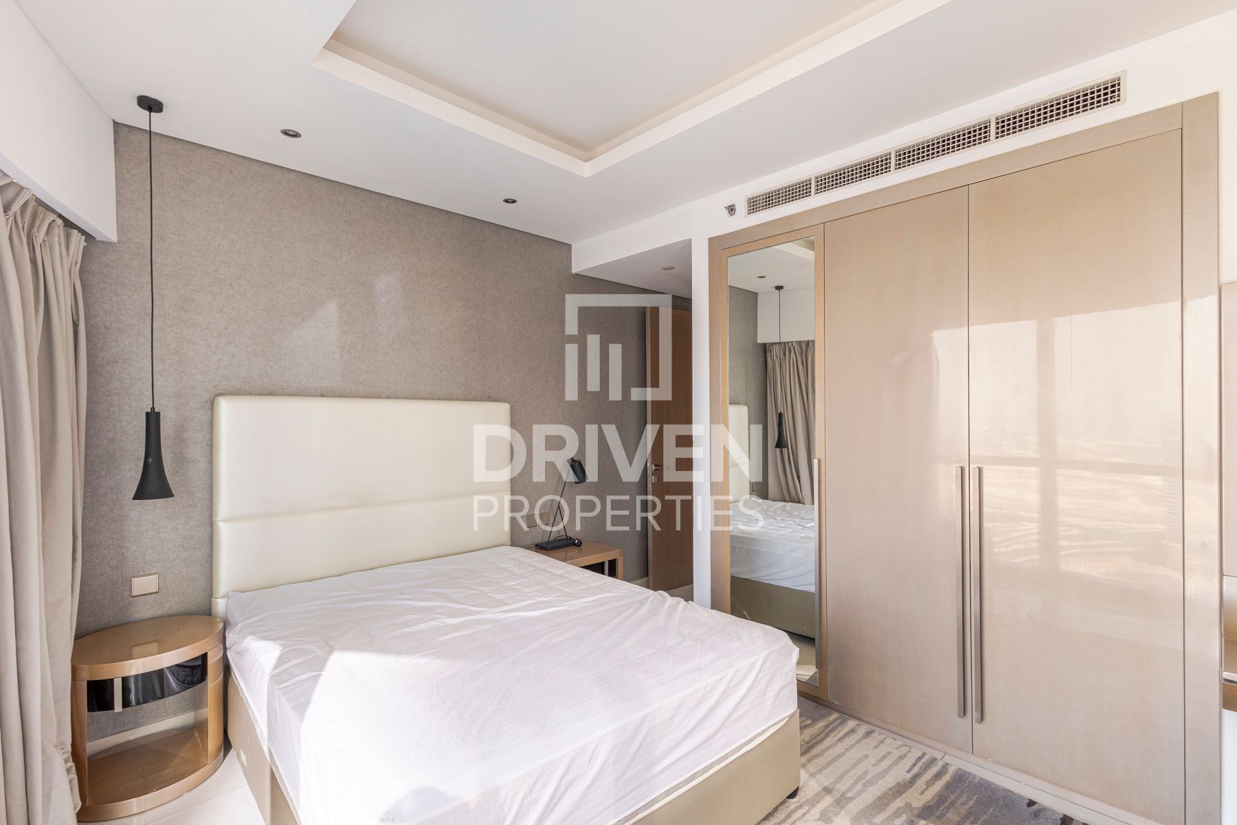 High Floor Expansive Layout Ready to Move in