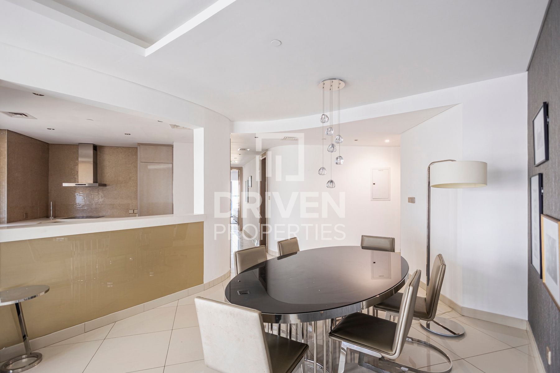 High Floor Expansive Layout Ready to Move in