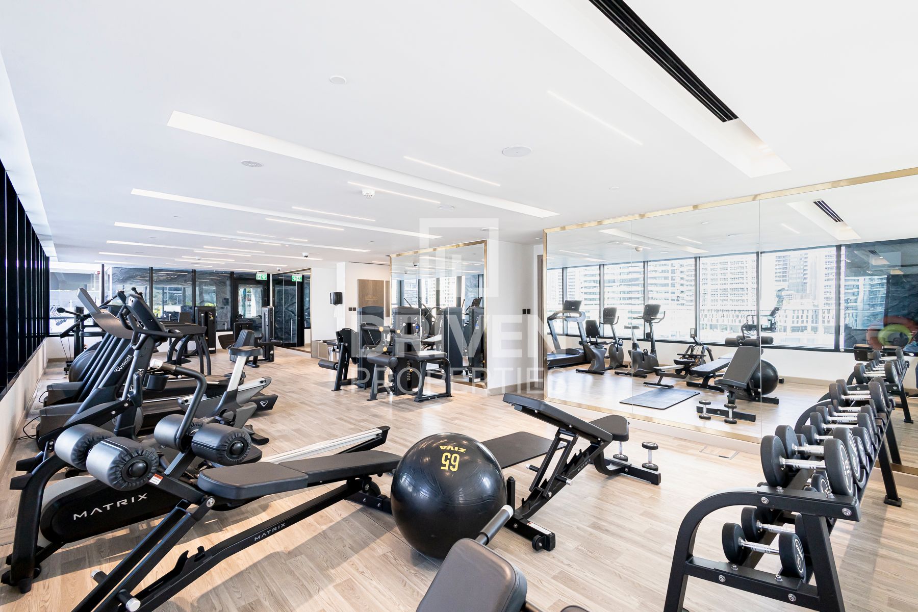 Vacant High Floor Unit Overlooking Canal View