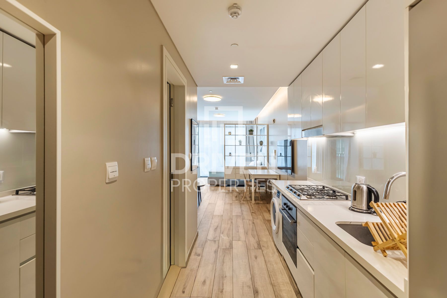 Vacant in November Furnished High Floor