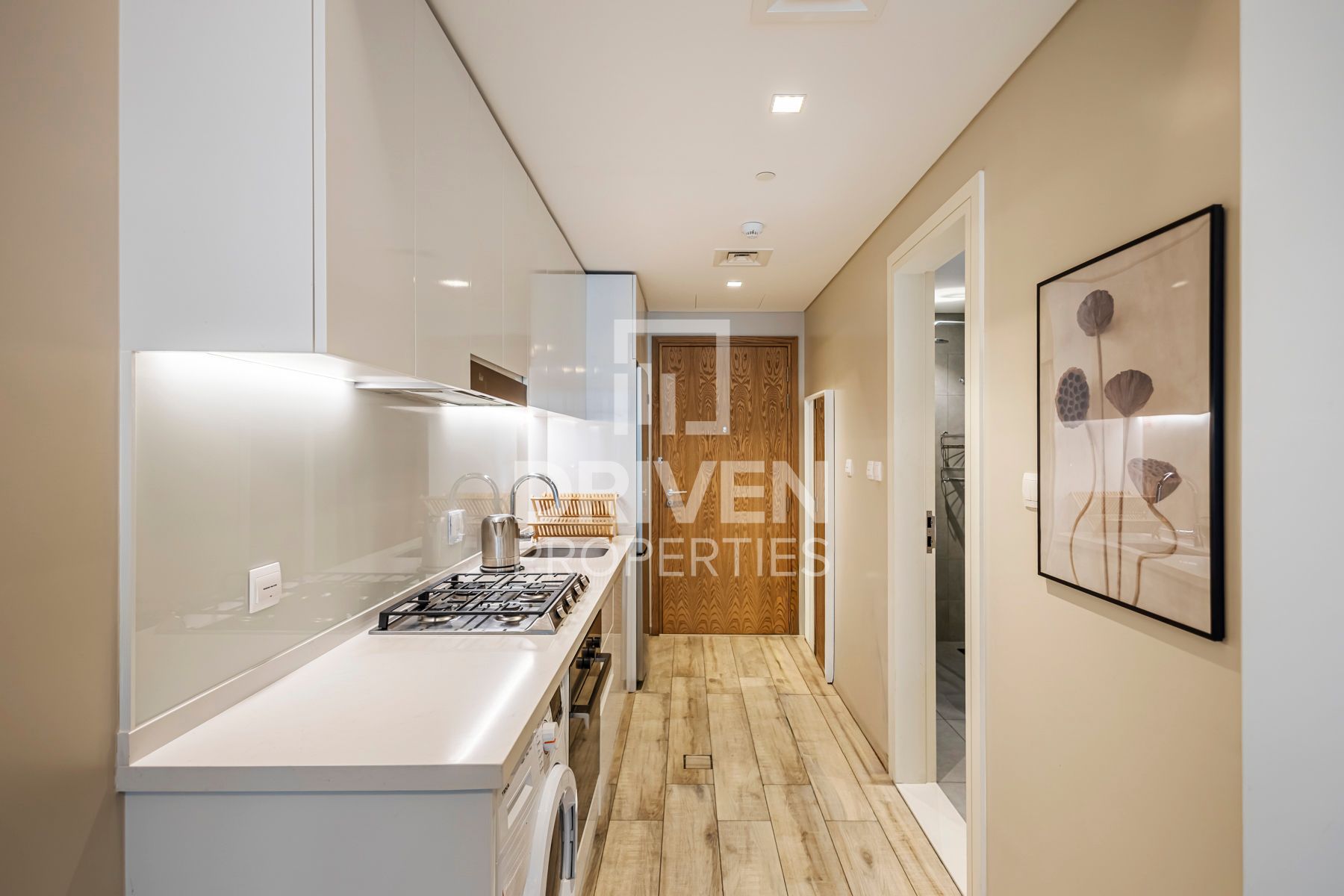 Vacant in November Furnished High Floor