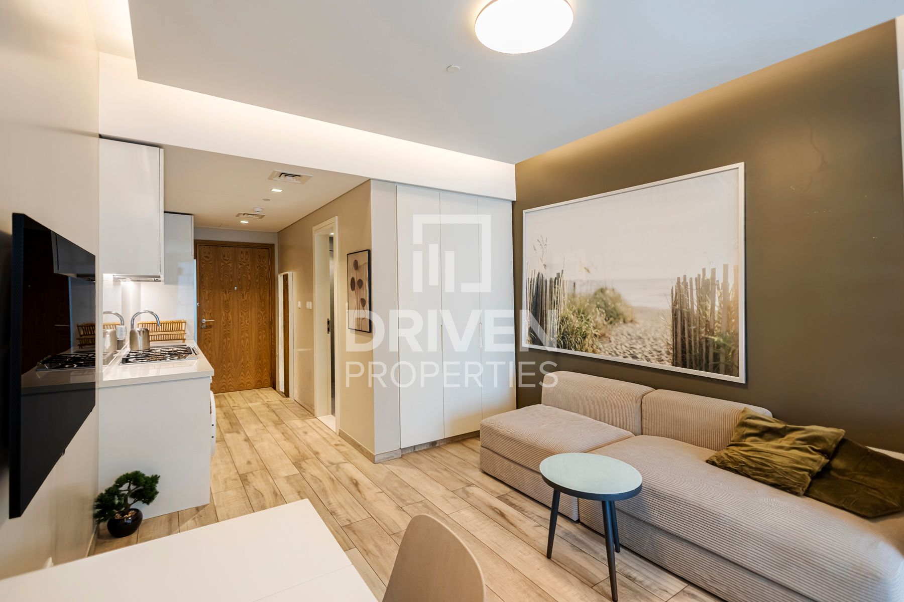 Vacant in November Furnished High Floor