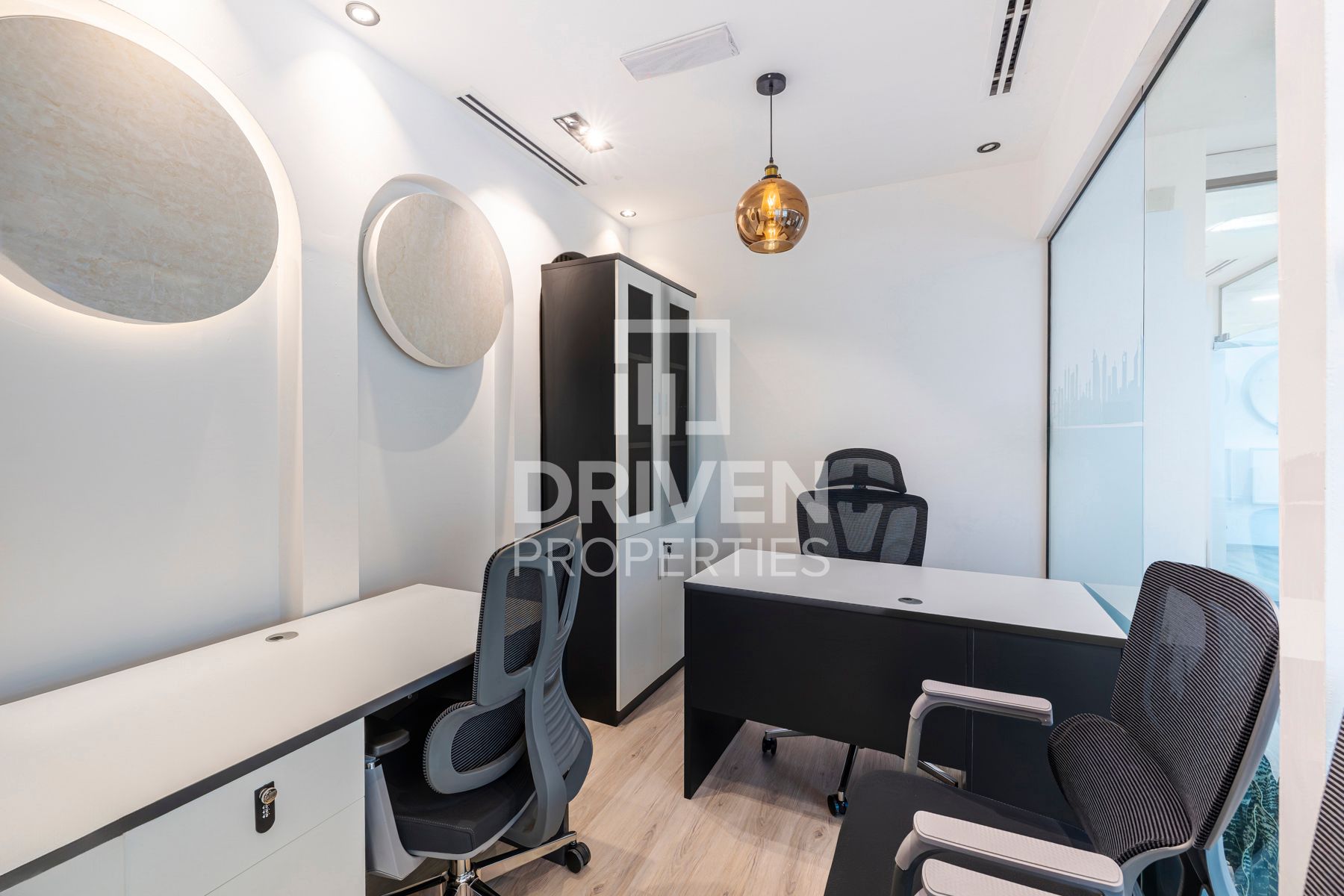 Ready to Move High-Quality Fit-Out  4 Cheques