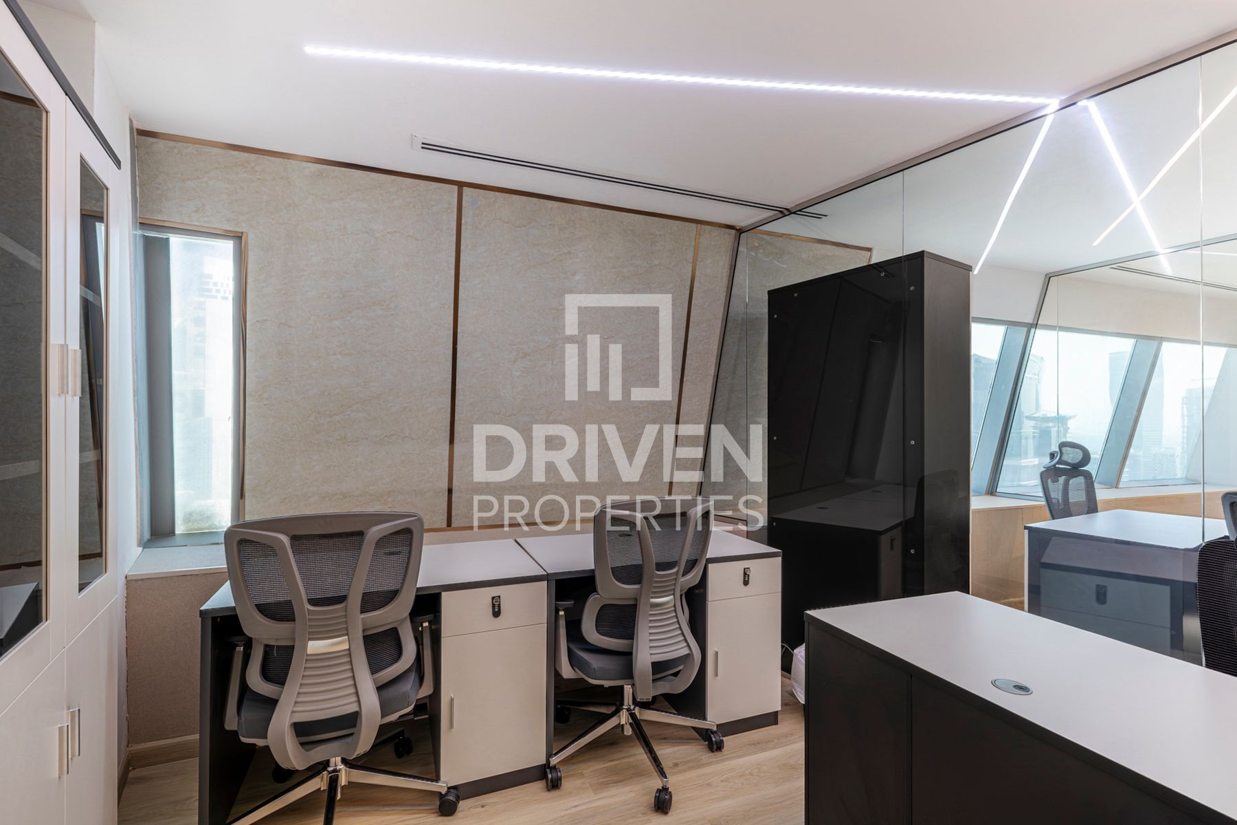 Ready to Move High-Quality Fit-Out  4 Cheques