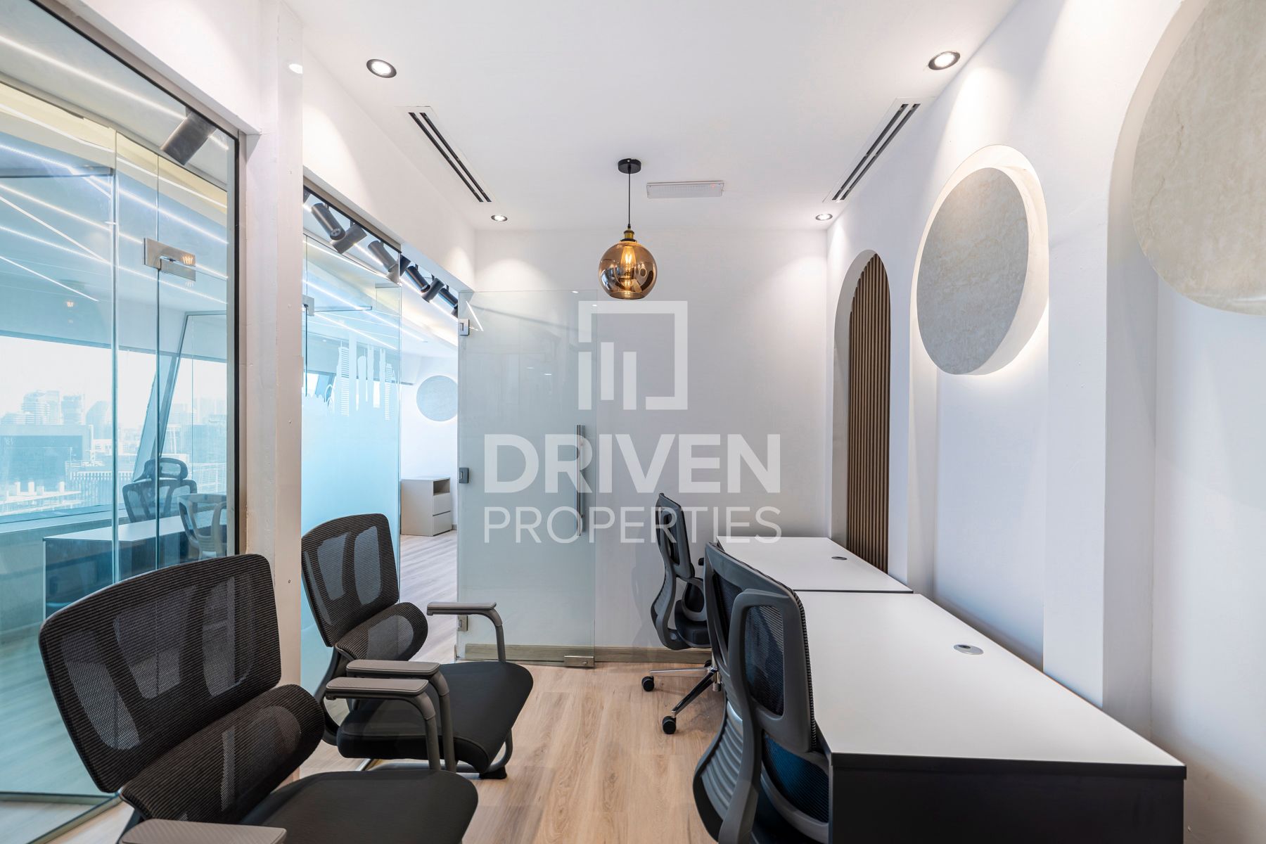 Ready to Move High-Quality Fit-Out  4 Cheques