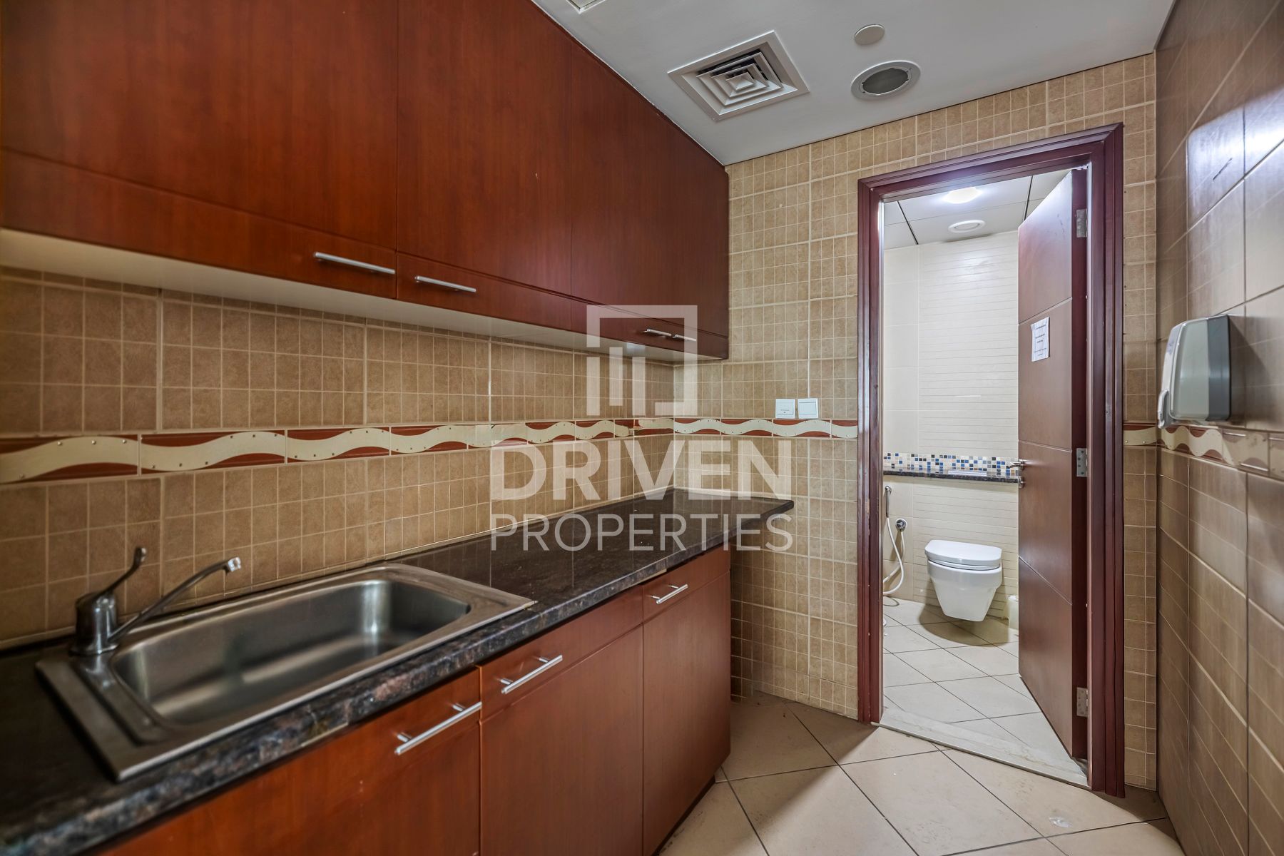 Prime Location Fitted Office Vacant Balcony