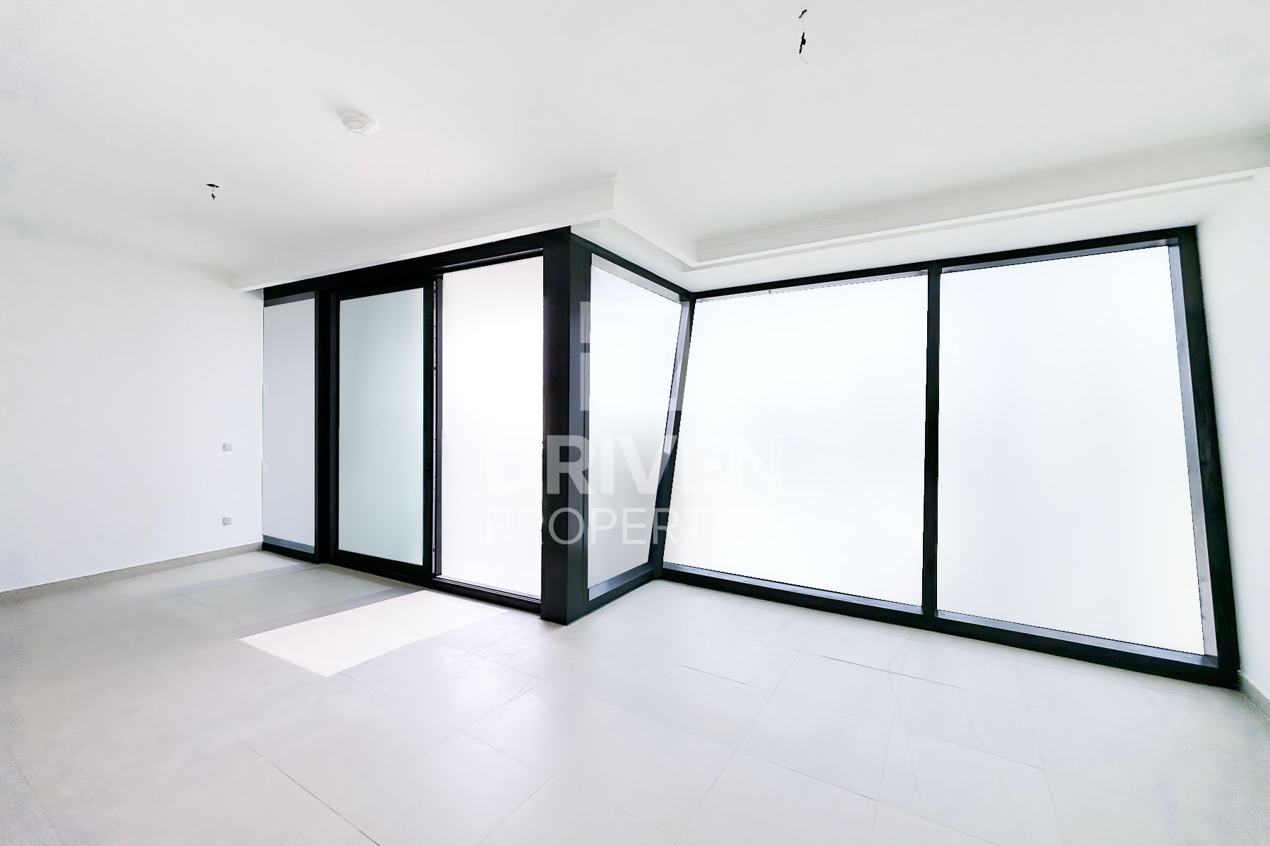 Ultra High Floor Largest Layout Vacant Unit