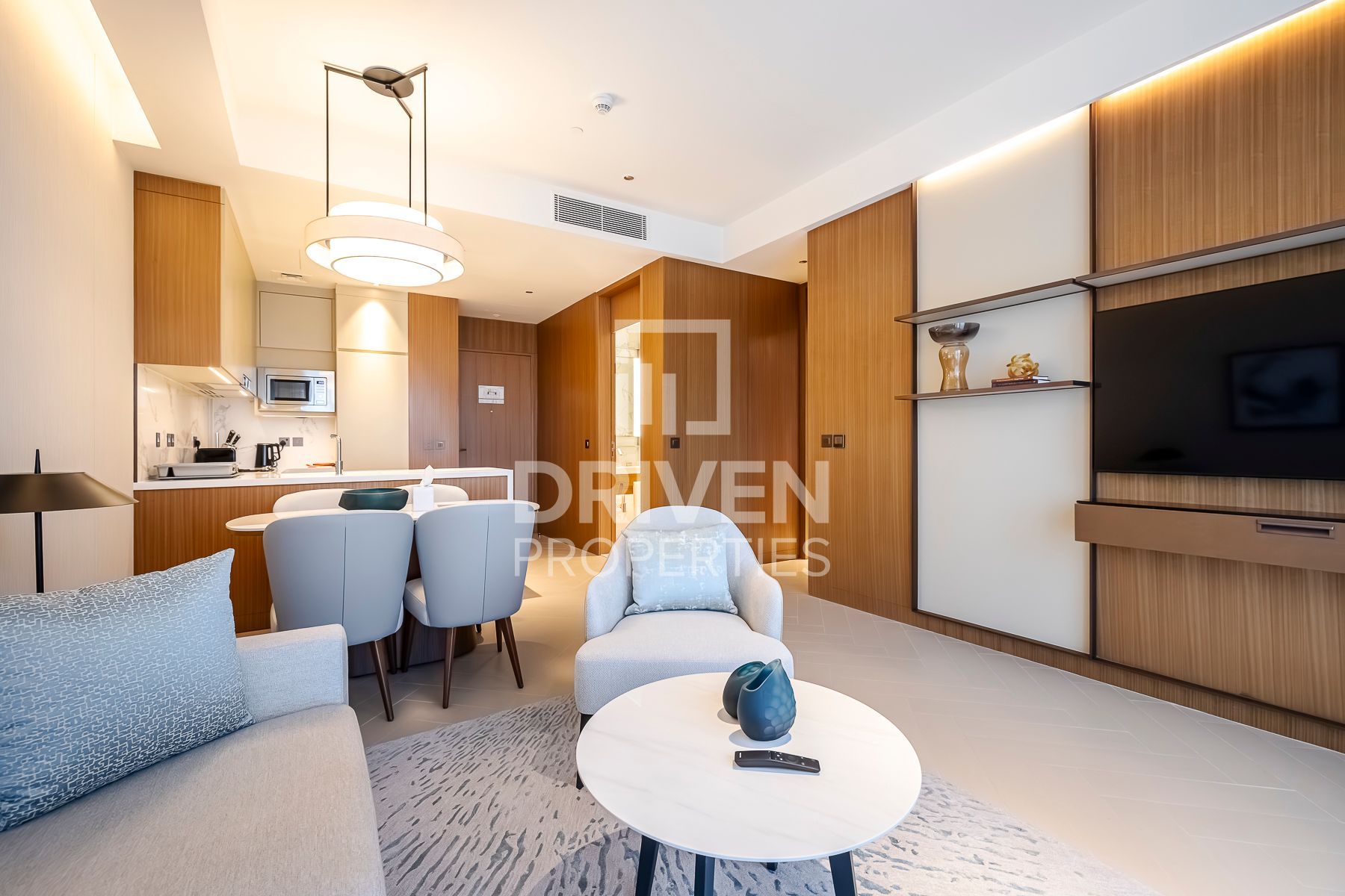 Fully Furnished unit High Floor Sea View