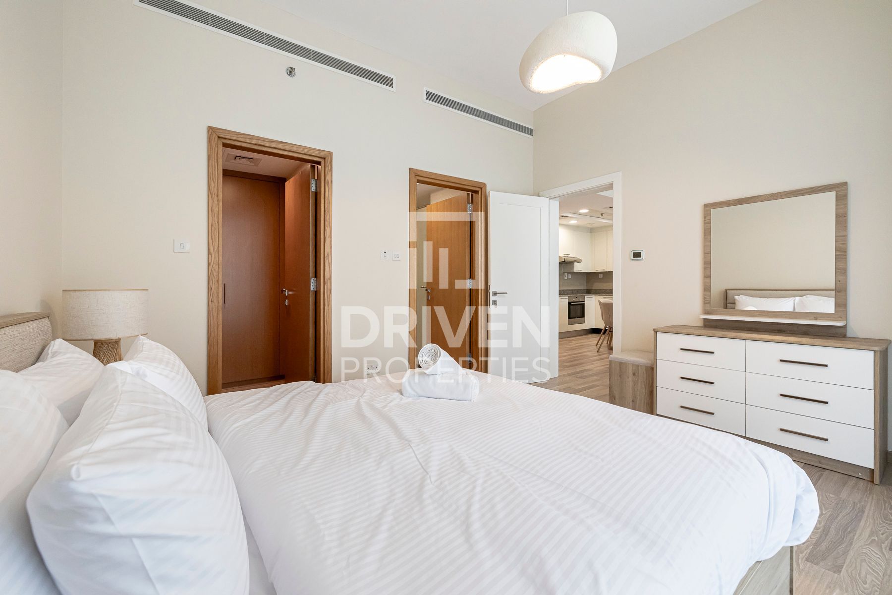 Furnished Ready to Move in Prime Location