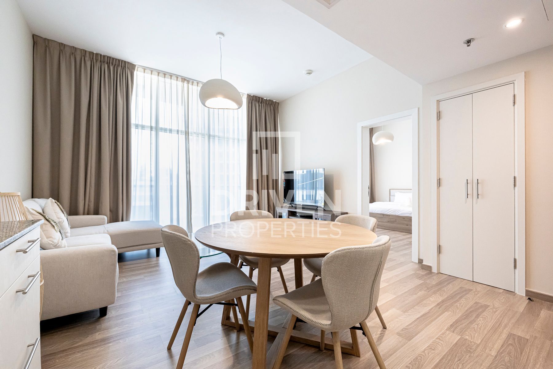 Furnished Ready to Move in Prime Location