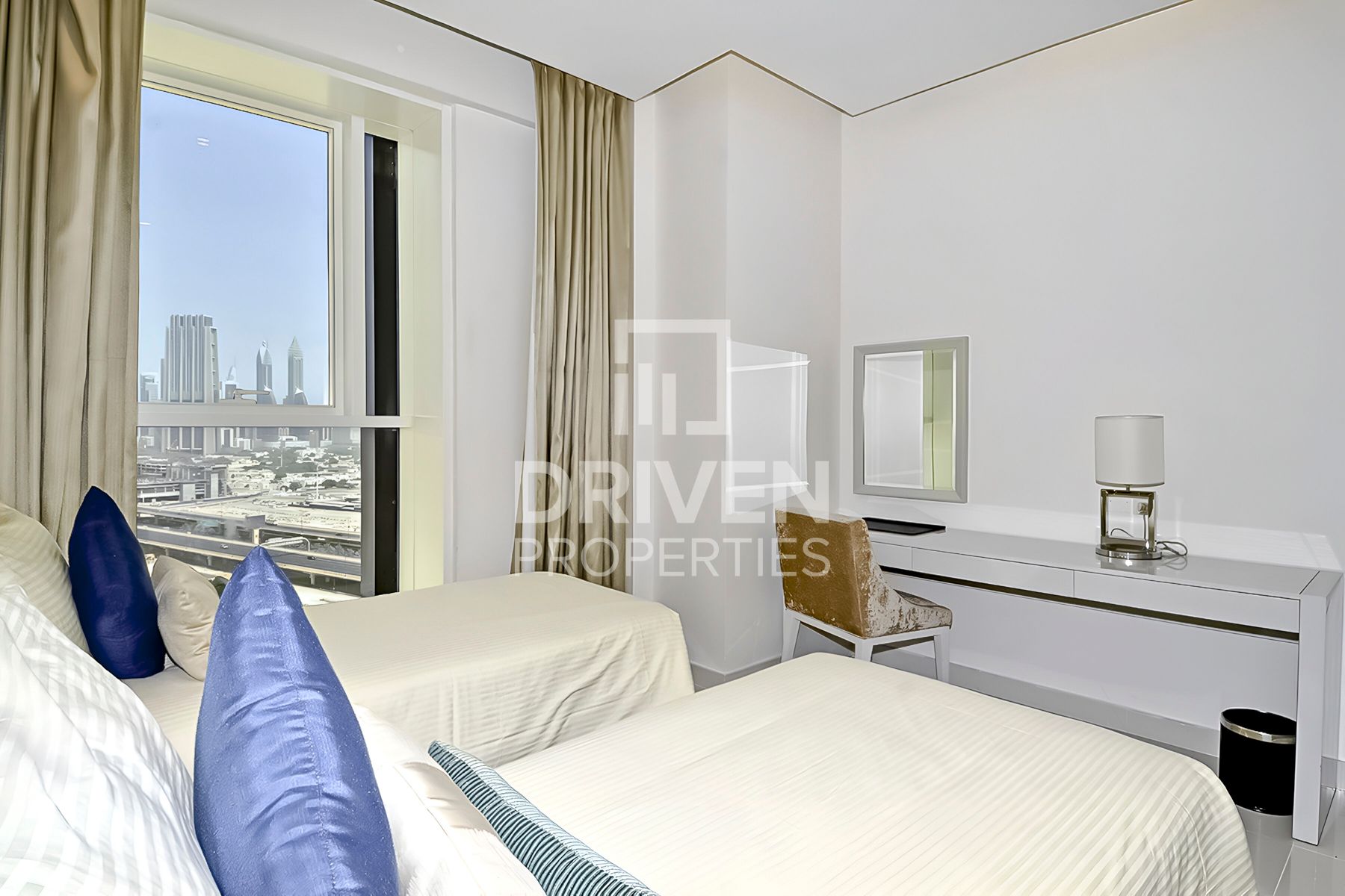 High Floor Fully Furnished Ready to Move in