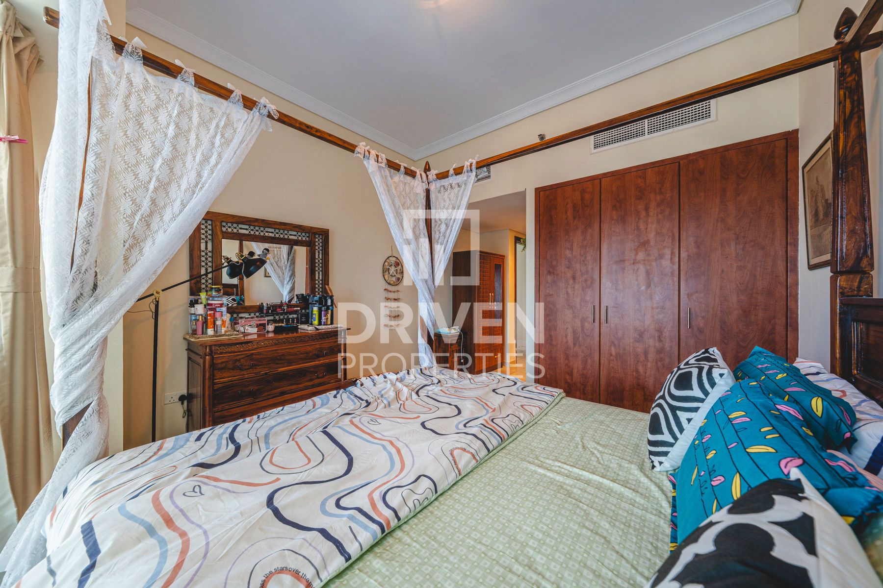 Spacious High Floor Vacant 1st Feb Furnished