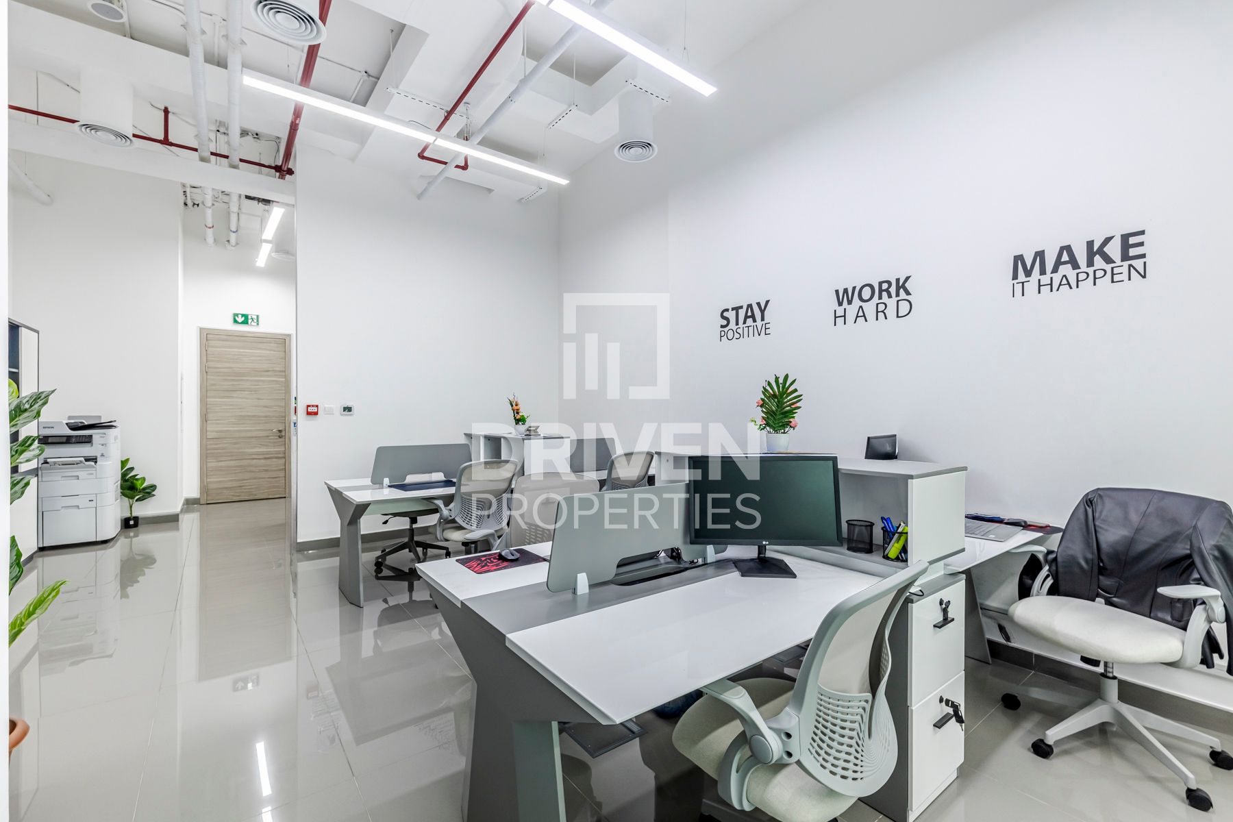 Prime Location Fully Furnished Vacant