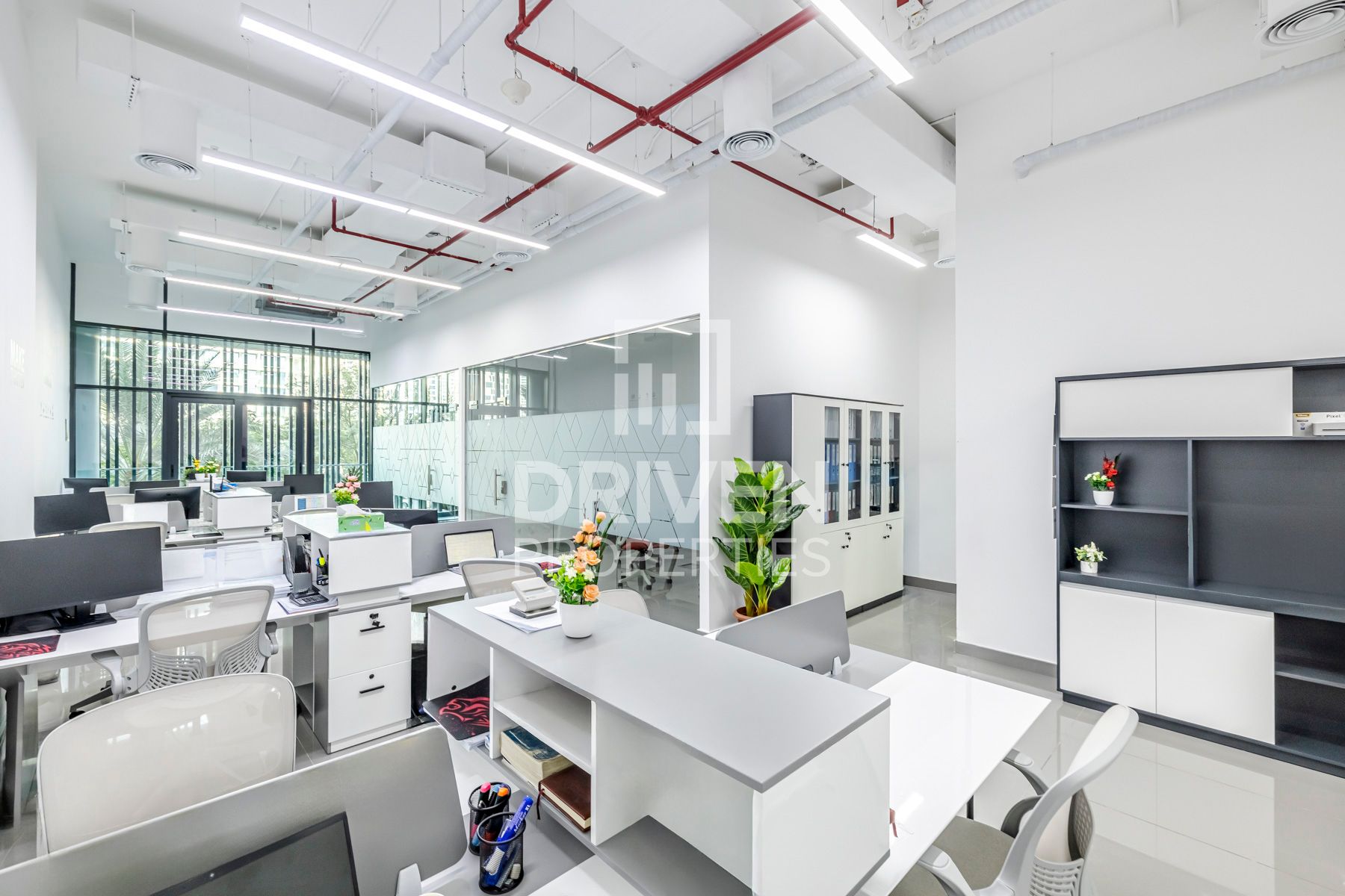 Prime Location Fully Furnished Vacant