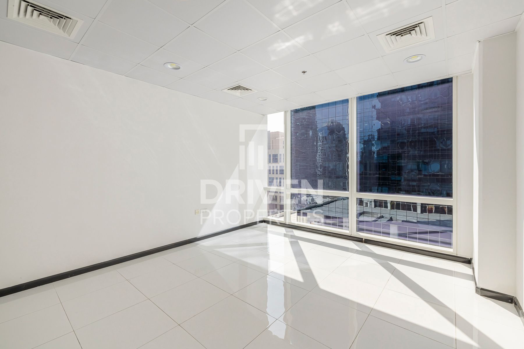 Bright and Spacious Office Heart Of Business Bay