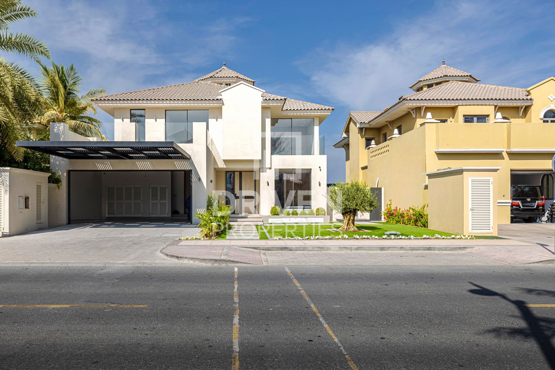 4 bedroom villa for rent in Garden Homes Frond C. Upgraded Villa Access to Beach Furnished