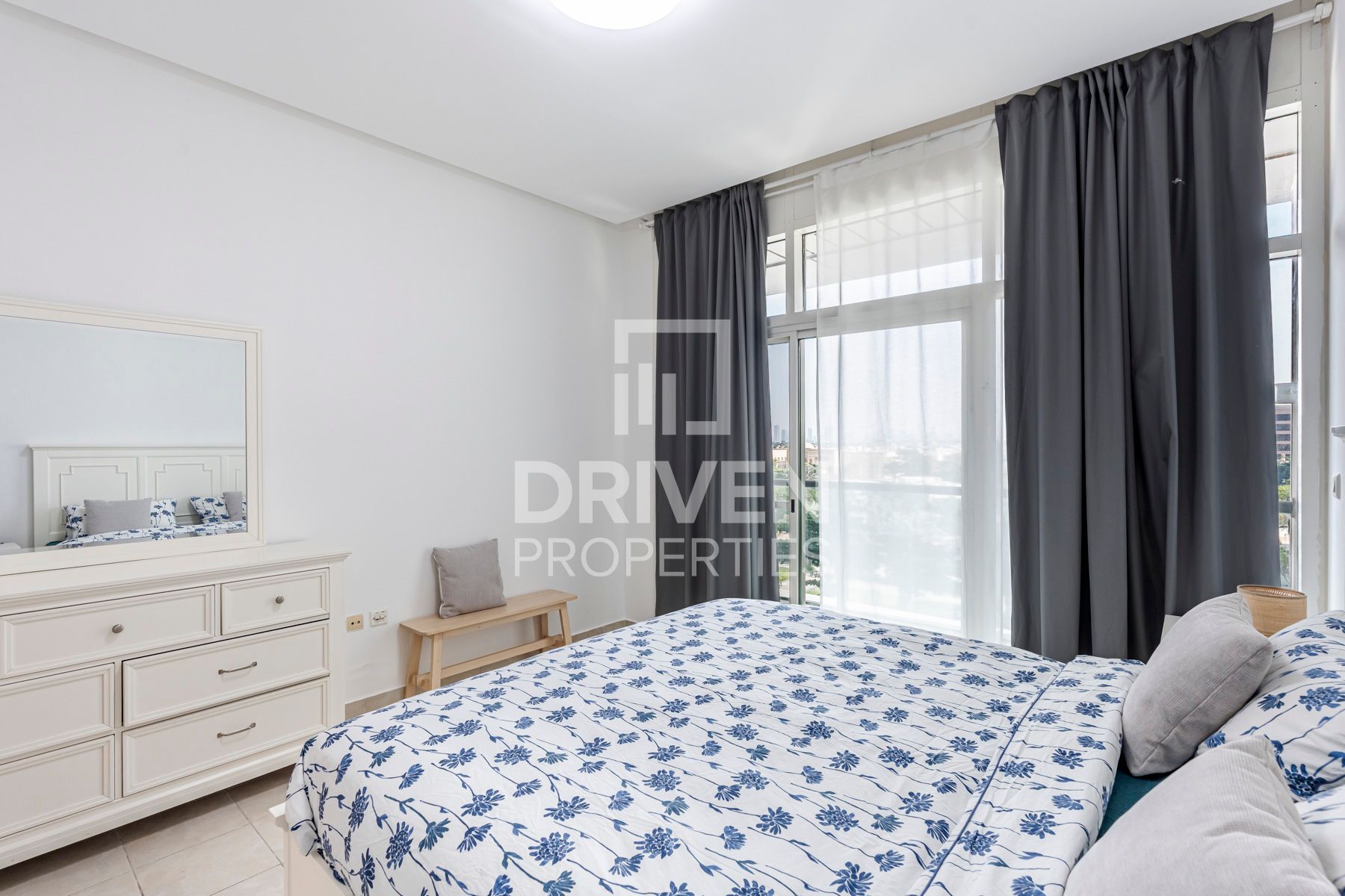 Large Layout Fully Furnished Upgraded