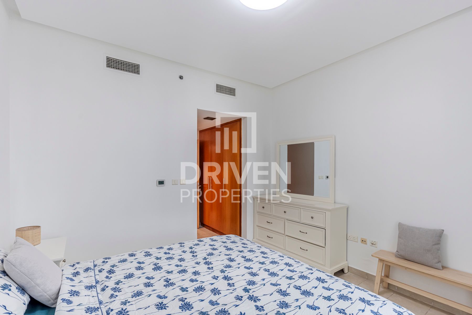 Large Layout Fully Furnished Upgraded