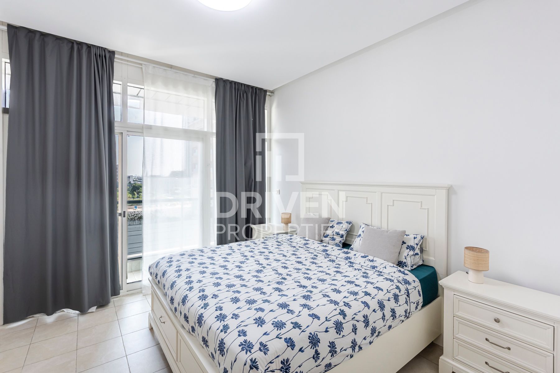 Large Layout Fully Furnished Upgraded