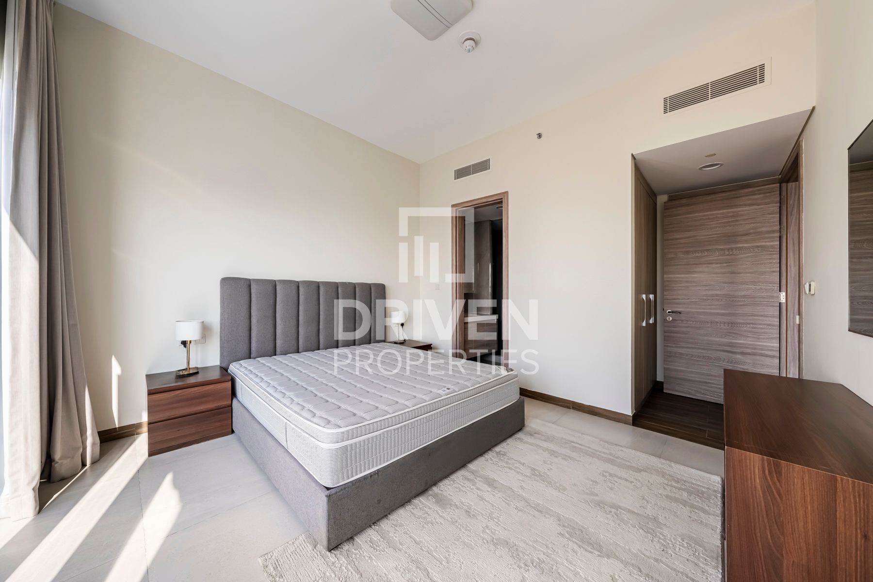 Fully Furnished Prime Location Vacant