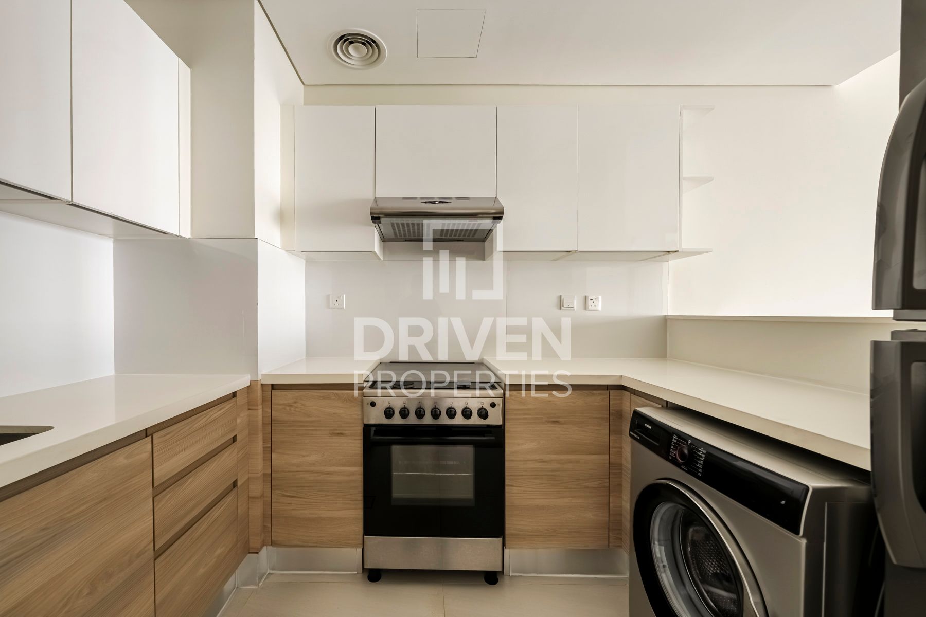 Fully Furnished Prime Location Vacant