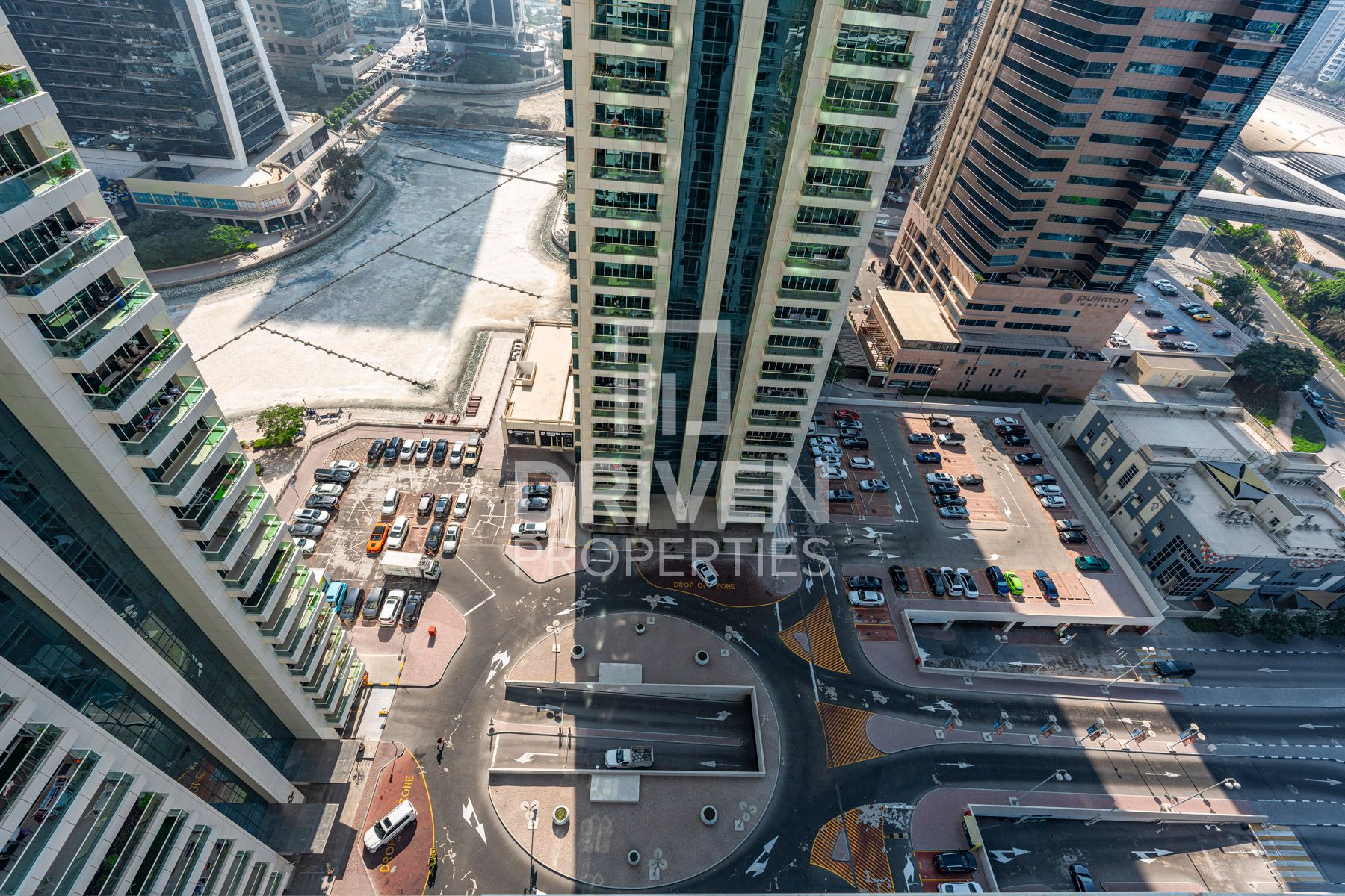 Huge Layout Ready to move in High Floor