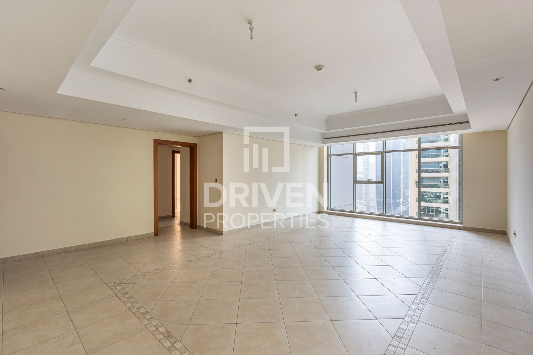 Huge Layout Ready to move in High Floor