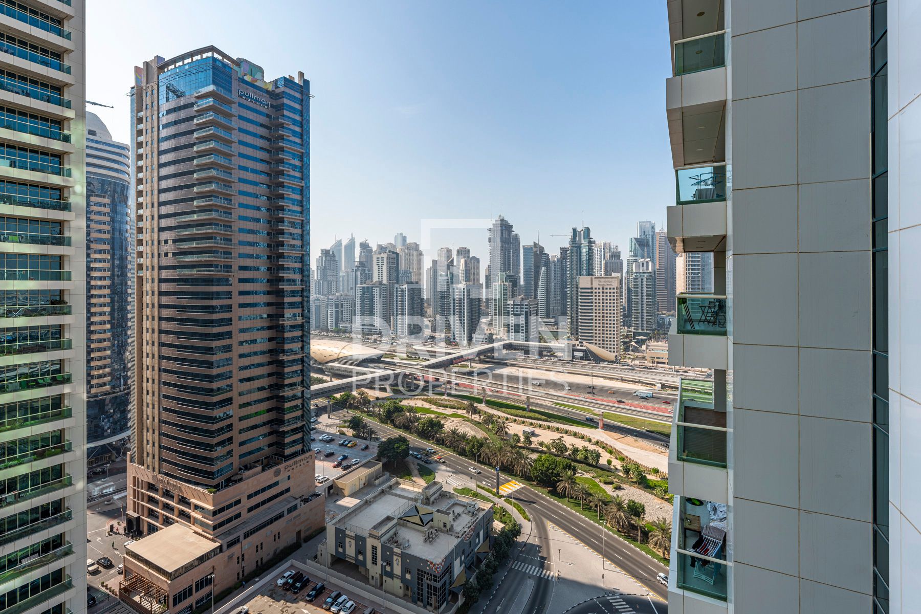 Huge Layout Ready to move in High Floor