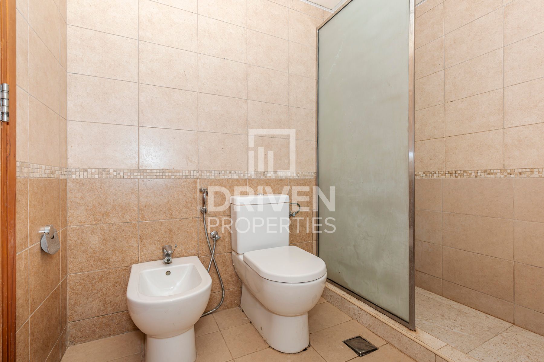 Huge Layout Ready to move in High Floor