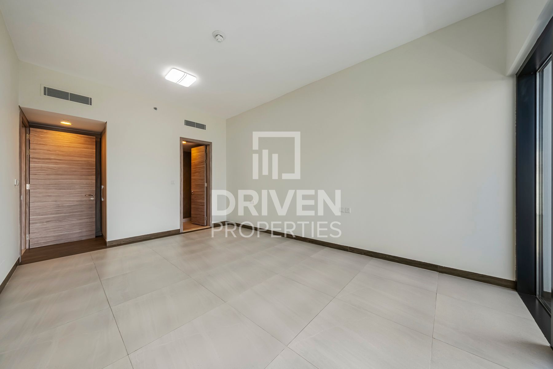 Furnished Prime Location Ready to Move In