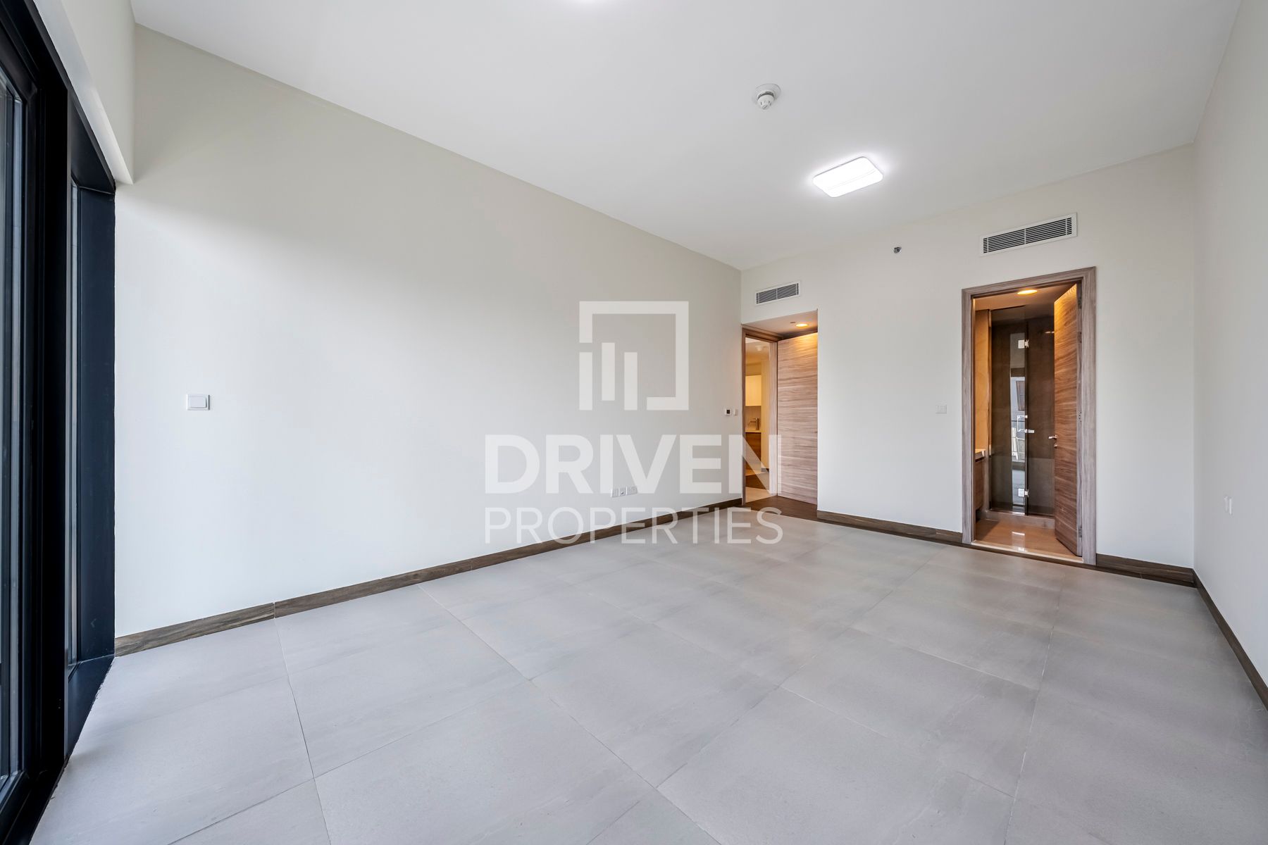 Premium Unit Fully Furnished and Vacant