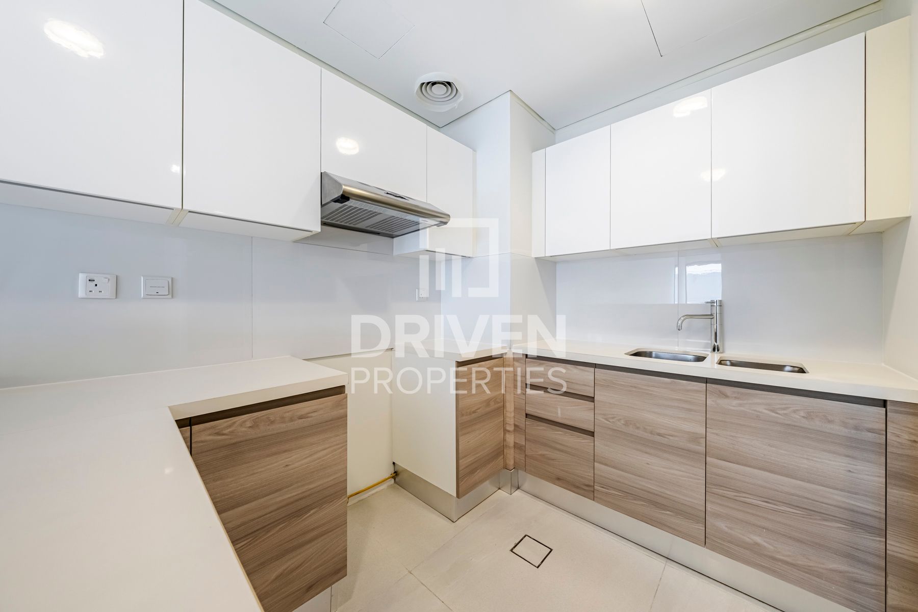 Premium Unit Fully Furnished and Vacant