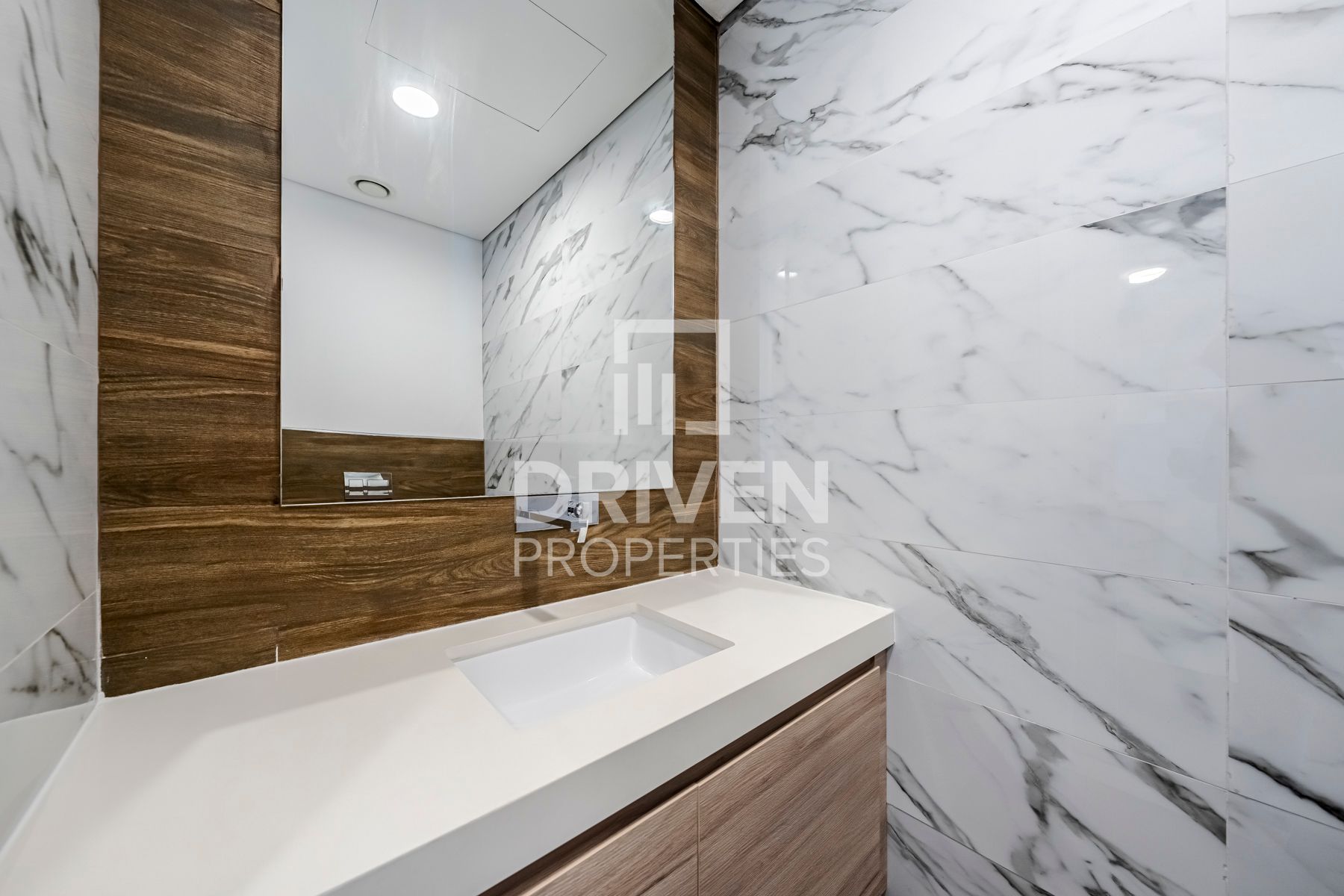 Premium Unit Fully Furnished and Vacant