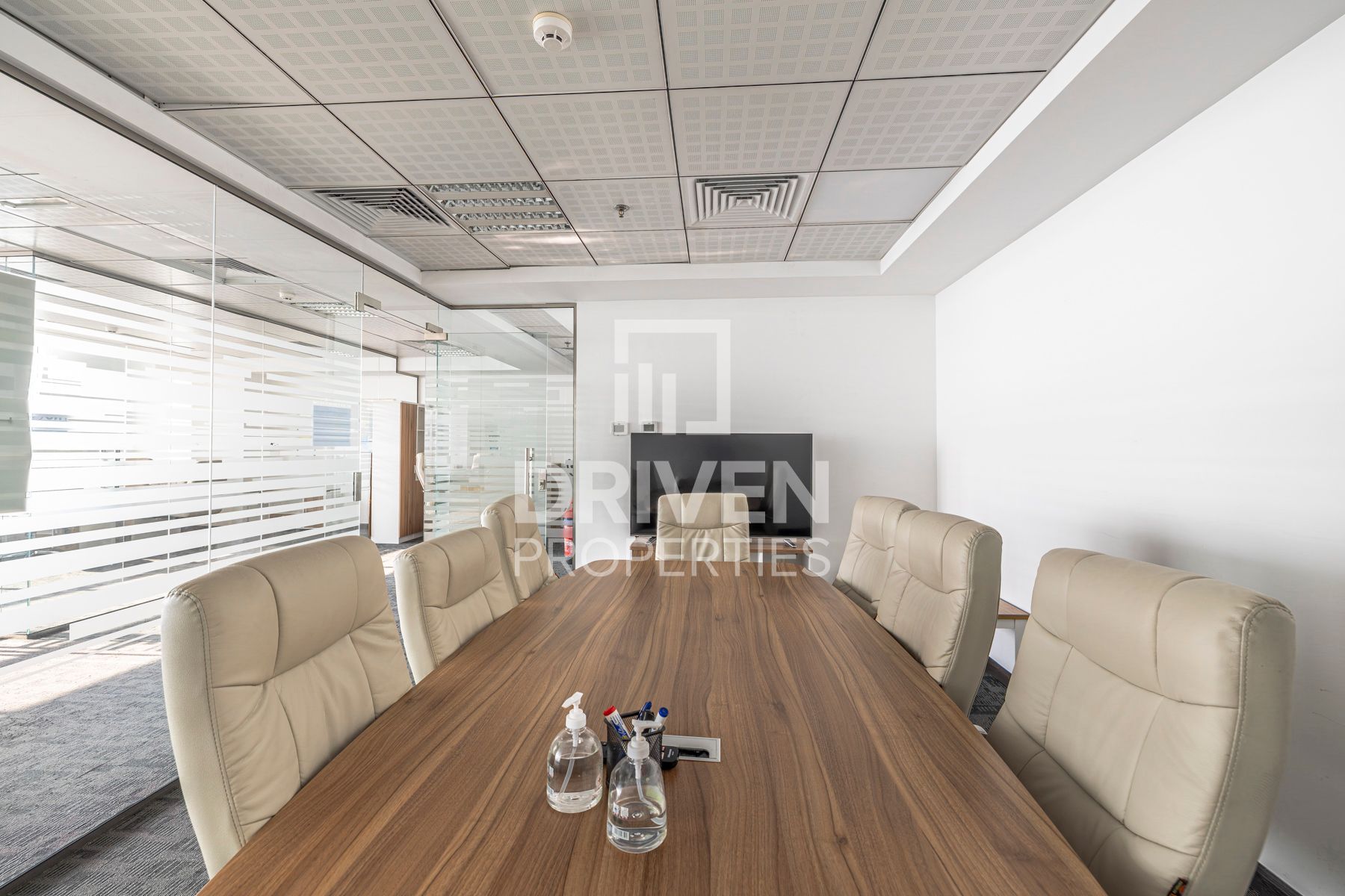Fully Furnished Stunning View Partitions