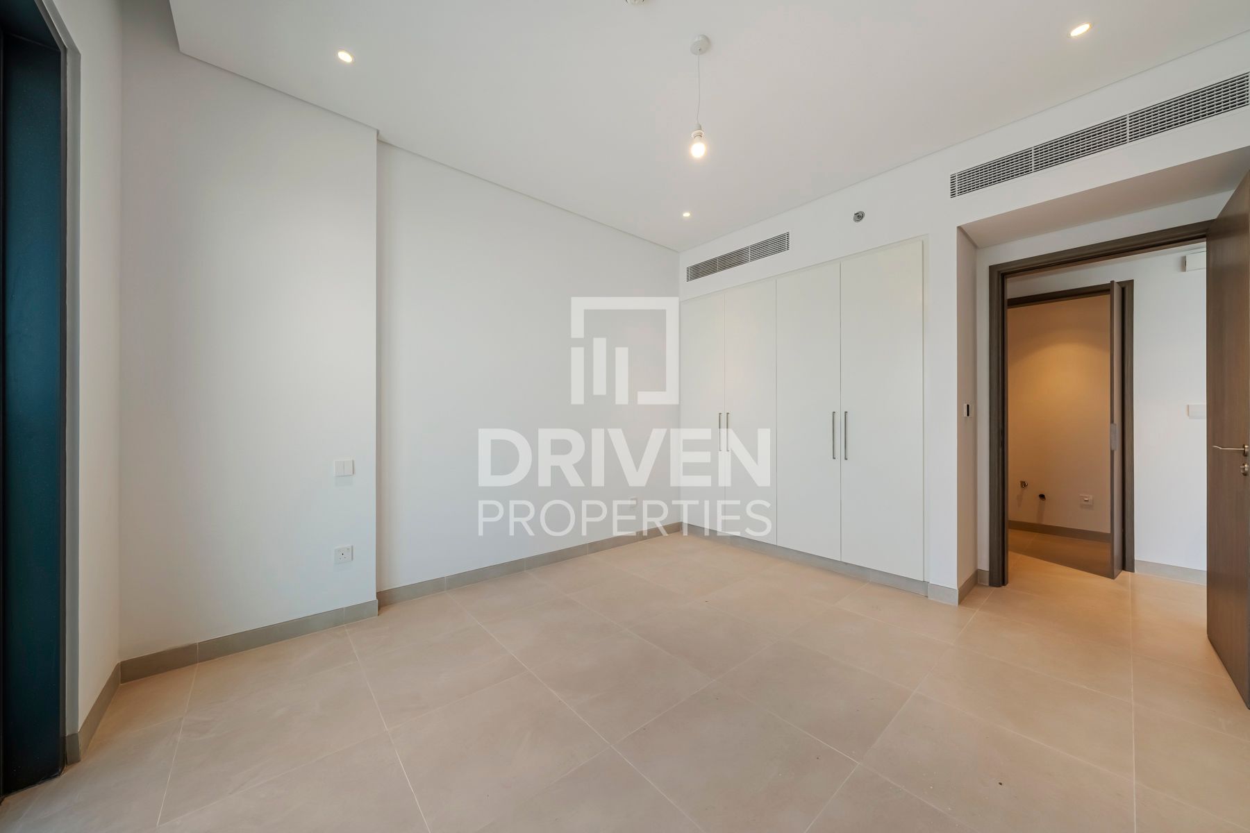 Corner unit Newly Handed Over Smart Layout